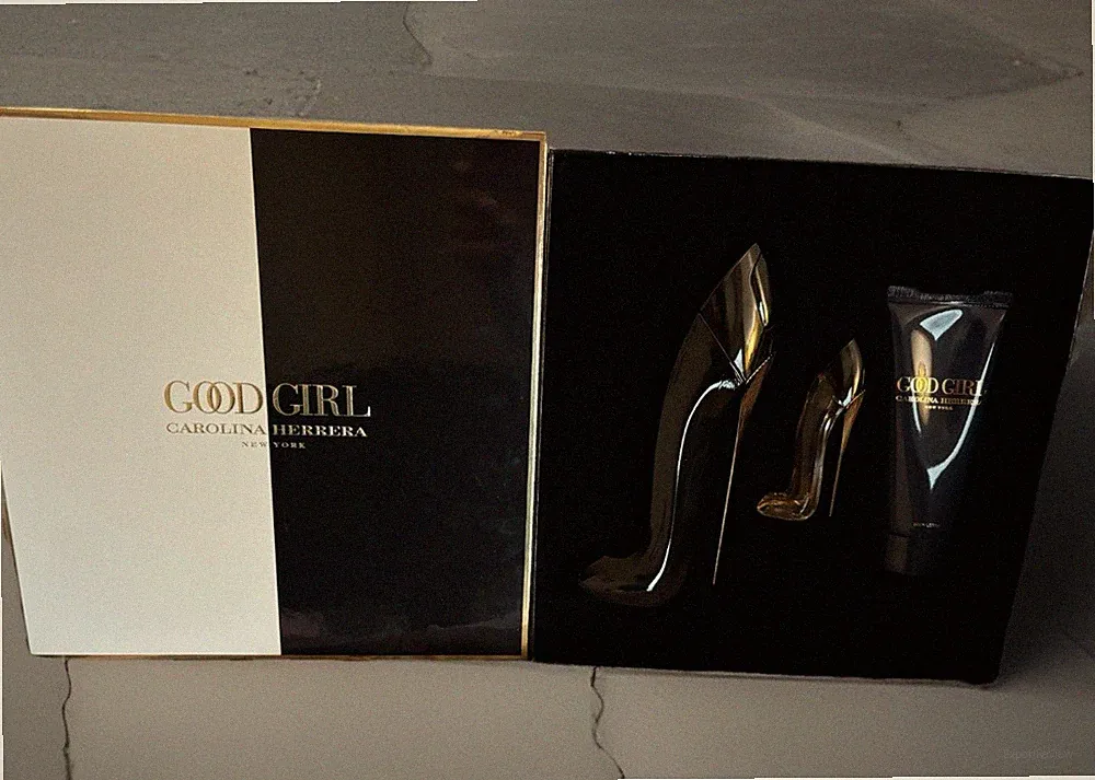 Carolina Herrera Good Girl Eau de Parfum Spray Fragrance Gift Set for Women