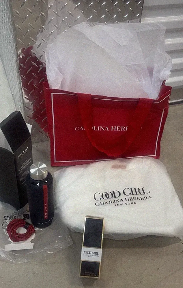 CAROLINA HERRERA GOOD GIRL SPARKLING ICE EDP PERFUME/FUR BAG/ BODY LOTION/PRADA